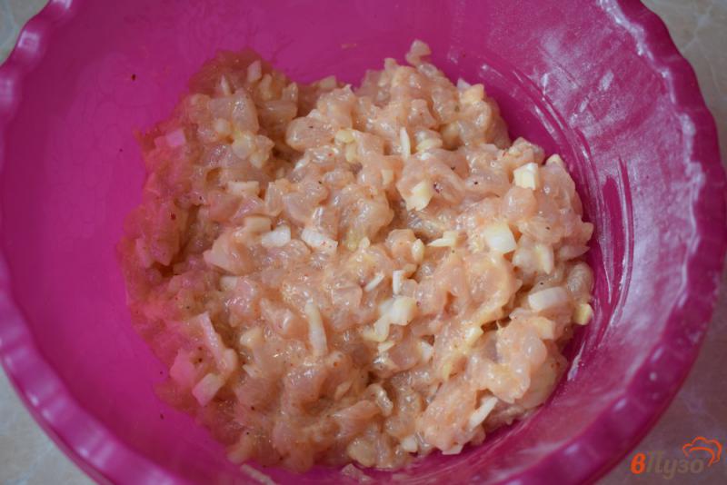Фото приготовление рецепта: Рубленные котлеты из куриного филе шаг №3