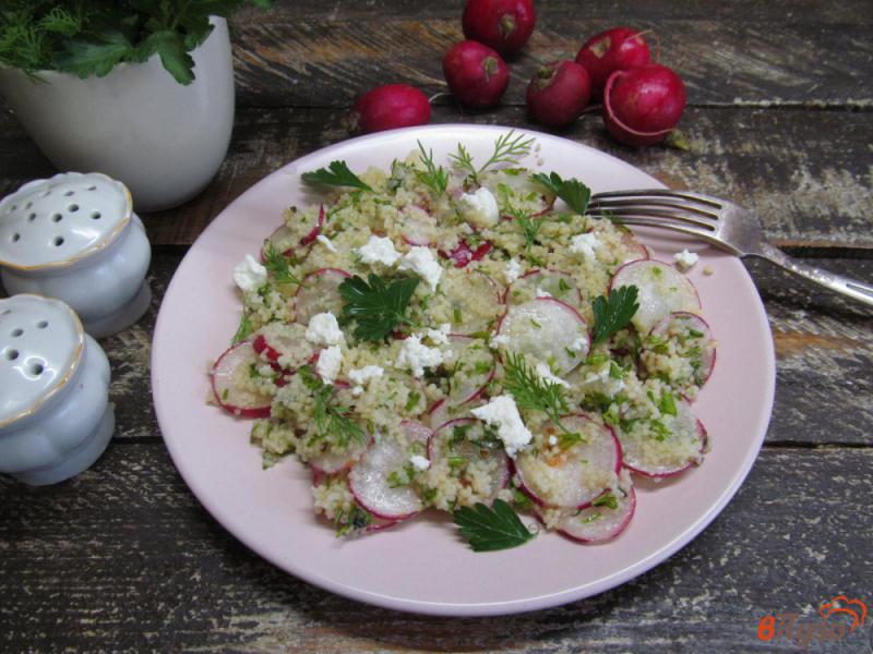 Фото приготовление рецепта: Салат из кус-куса с редиской шаг №5