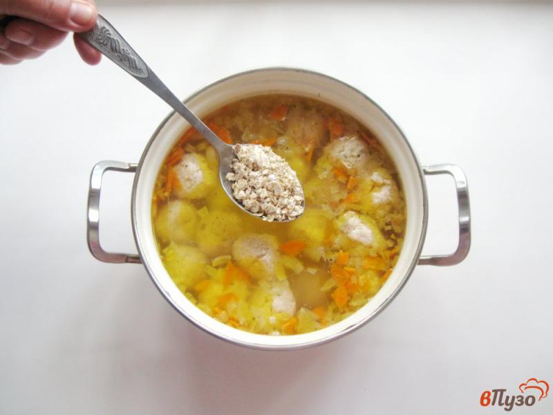Фото приготовление рецепта: Суп с фрикадельками и овсяными хлопьями Геркулес шаг №5