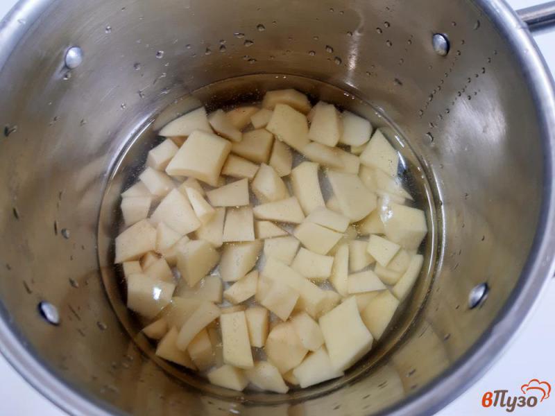 Фото приготовление рецепта: Суп с гороховыми клецками шаг №1