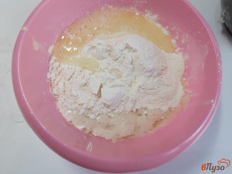 Фото приготовление рецепта: Пирожки жареные с адыгейским сыром шаг №3
