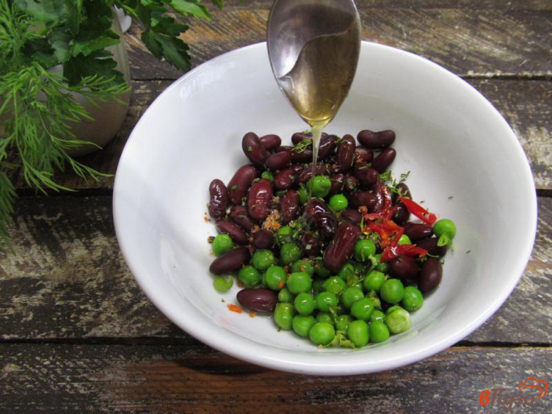 Фото приготовление рецепта: Салат из бобовых семян и овощей шаг №2
