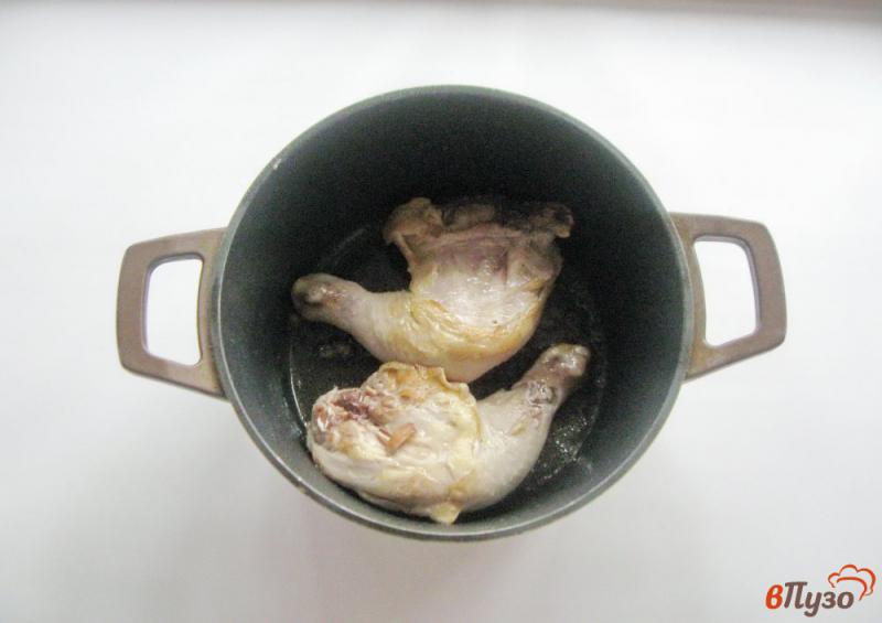 Фото приготовление рецепта: Жаркое из курицы с маринованными огурцами шаг №2