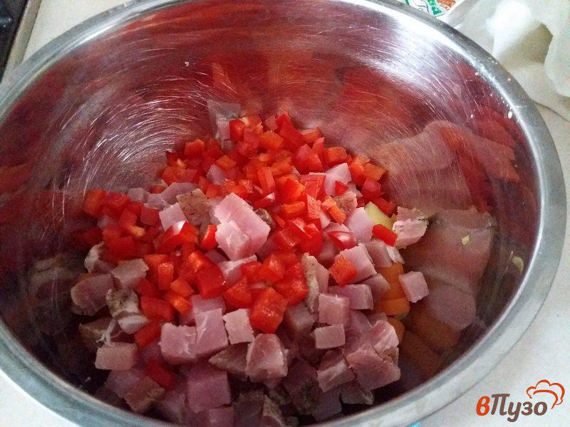 Фото приготовление рецепта: Салат с вяленым мясом шаг №6