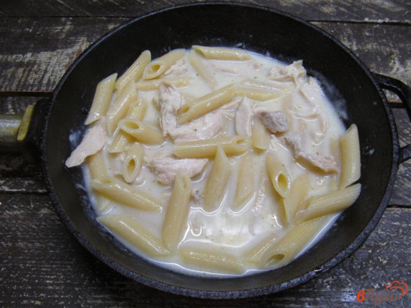 Фото приготовление рецепта: Молочная паста с курицей шаг №6