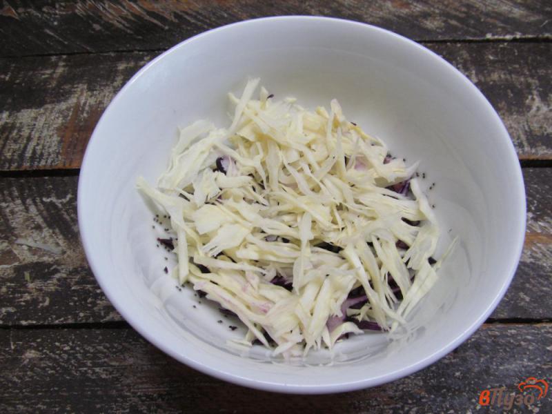 Фото приготовление рецепта: Хрустящий салат с маковой заправкой шаг №3