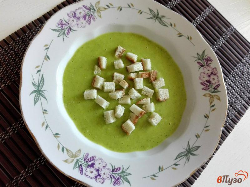 Фото приготовление рецепта: Крем-суп из брокколи с сухариками шаг №7