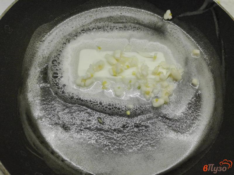 Фото приготовление рецепта: Тальятелле со сливочным соусом и сыром шаг №2