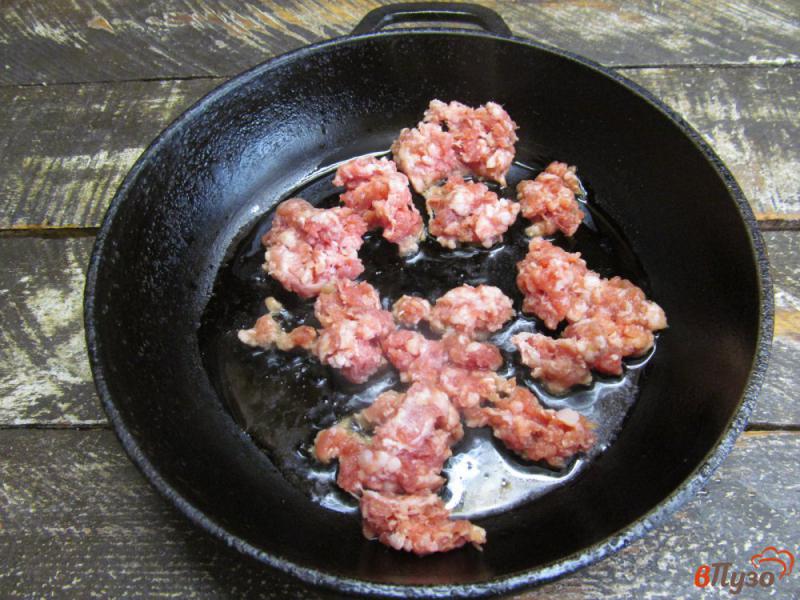 Фото приготовление рецепта: Паста с мясным фаршем и грибами шаг №1