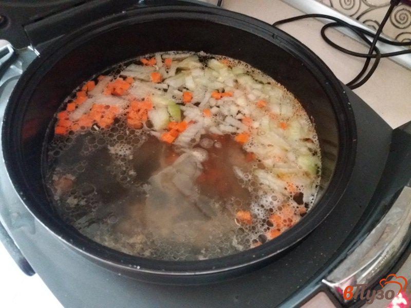 Фото приготовление рецепта: Щи из свежей капусты в мультиварке шаг №3