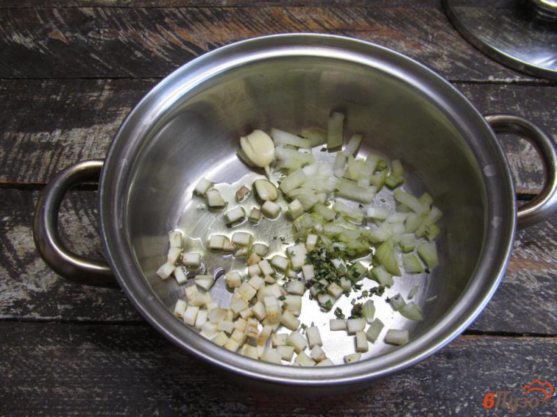 Фото приготовление рецепта: Греческий суп из чечевицы с сыром фета шаг №1