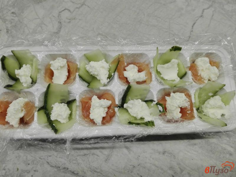 Фото приготовление рецепта: Кубики-суши шаг №6