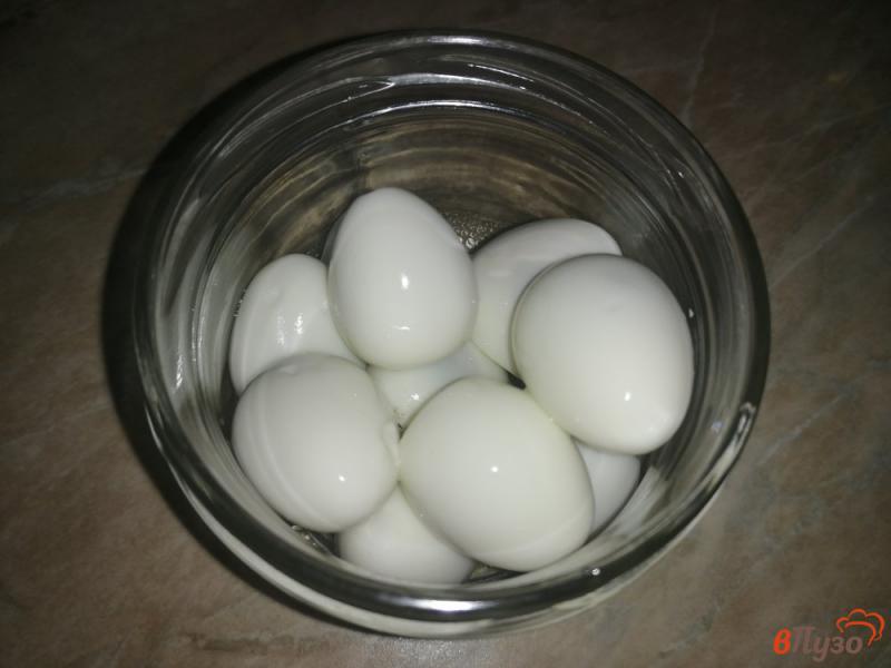 Фото приготовление рецепта: Маринованные перепелиные яйца шаг №7