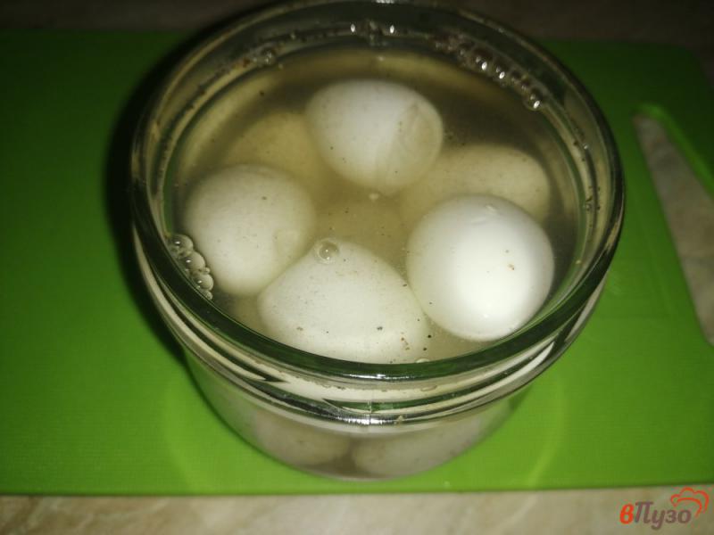 Фото приготовление рецепта: Маринованные перепелиные яйца шаг №8