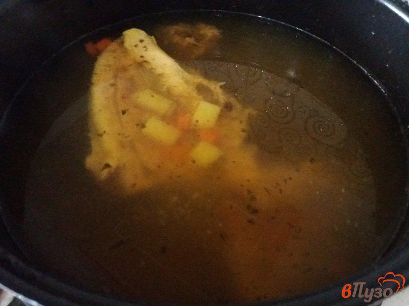 Фото приготовление рецепта: Куриный суп с клецками шаг №5