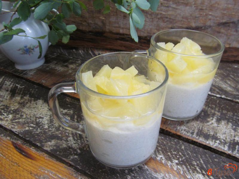 Фото приготовление рецепта: Сливочно-манный десерт с ананасом шаг №11