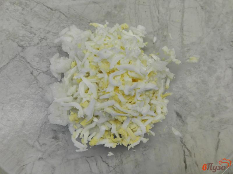 Фото приготовление рецепта: Салат с кальмарами шаг №5