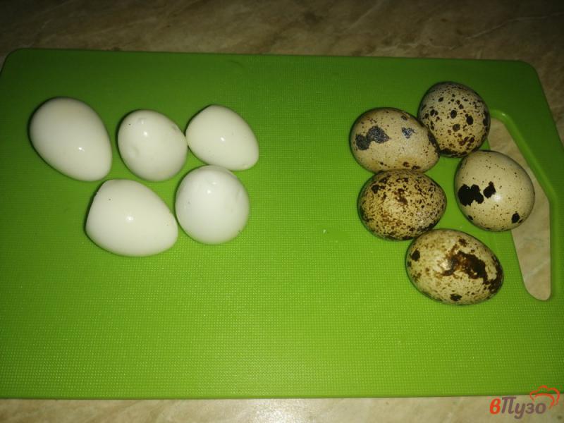 Фото приготовление рецепта: Перепелиные яйца, маринованные со свеклой шаг №5