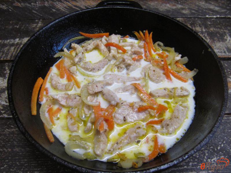 Фото приготовление рецепта: Соус из индейки с овощами шаг №4