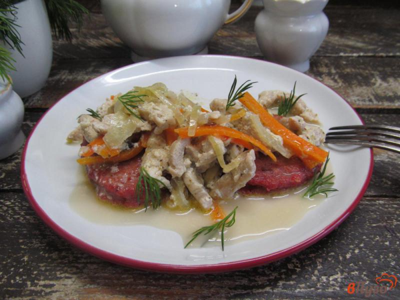 Фото приготовление рецепта: Соус из индейки с овощами шаг №6