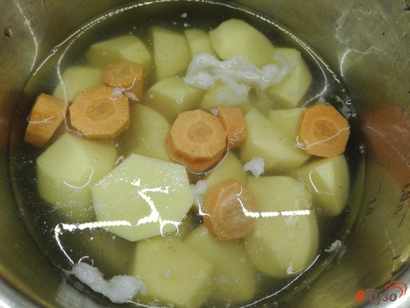 Фото приготовление рецепта: Немецкий картофельный суп с беконом шаг №2