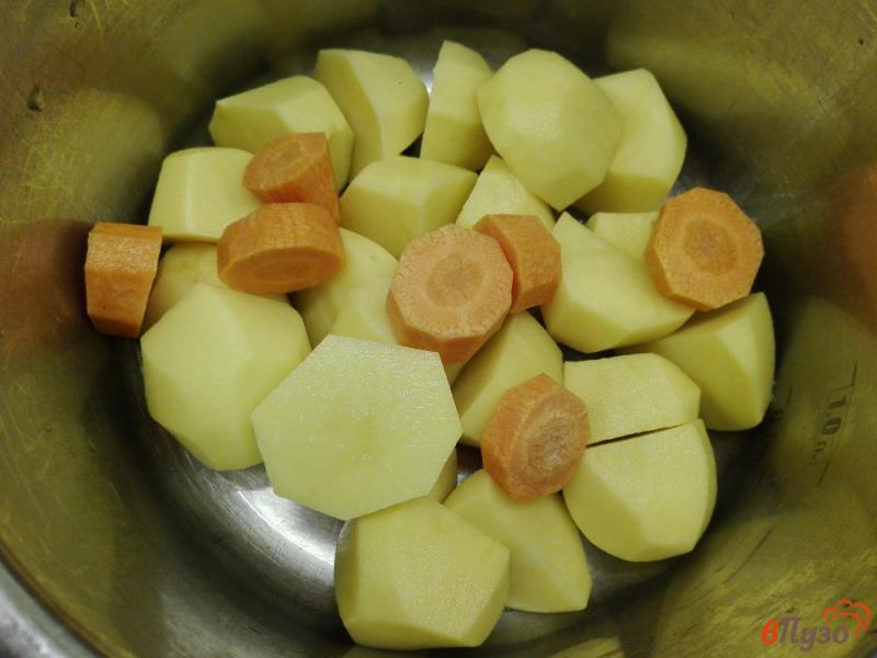 Фото приготовление рецепта: Немецкий картофельный суп с беконом шаг №1
