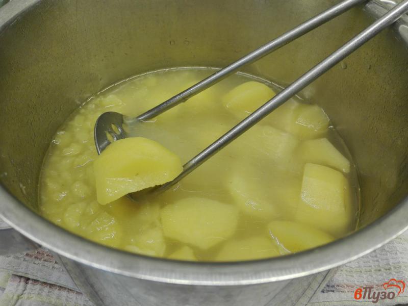 Фото приготовление рецепта: Немецкий картофельный суп с беконом шаг №5