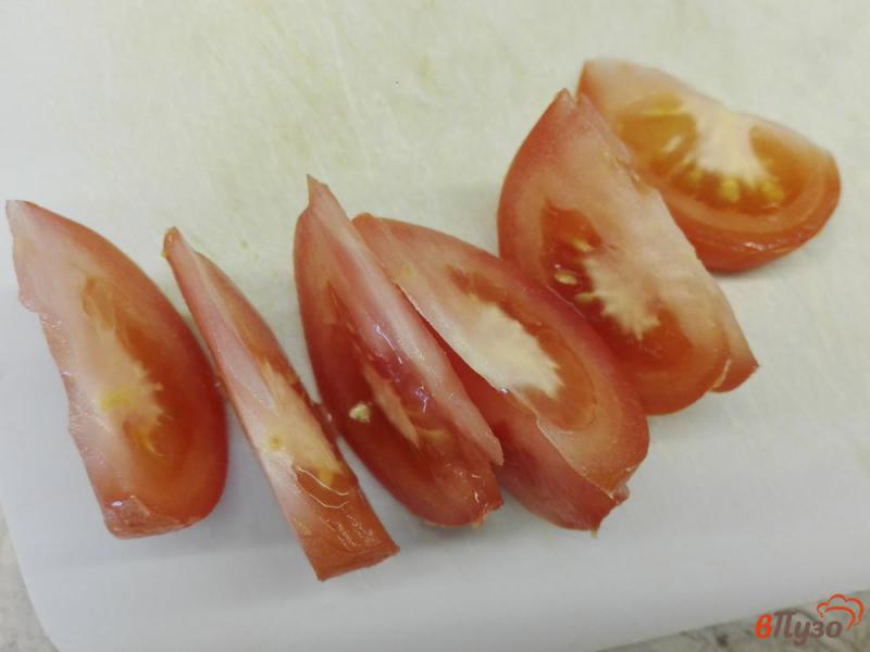 Фото приготовление рецепта: Макароны с беконом, помидорами и сыром шаг №3