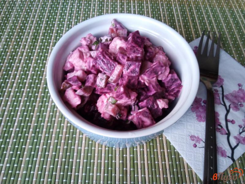 Фото приготовление рецепта: Салат из свеклы и куриного филе шаг №6