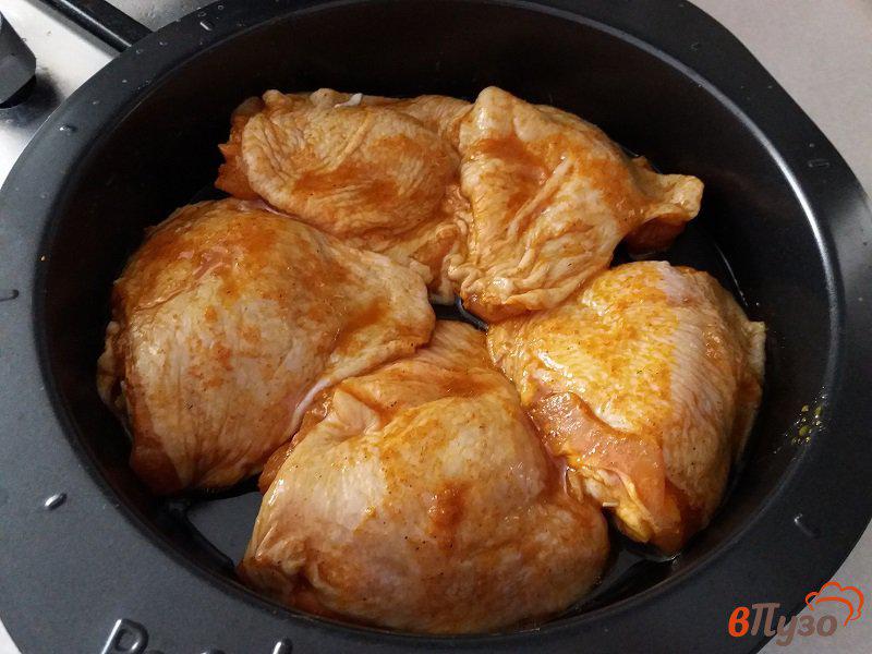 Фото приготовление рецепта: Куриные бедрышки с копченой паприкой шаг №3