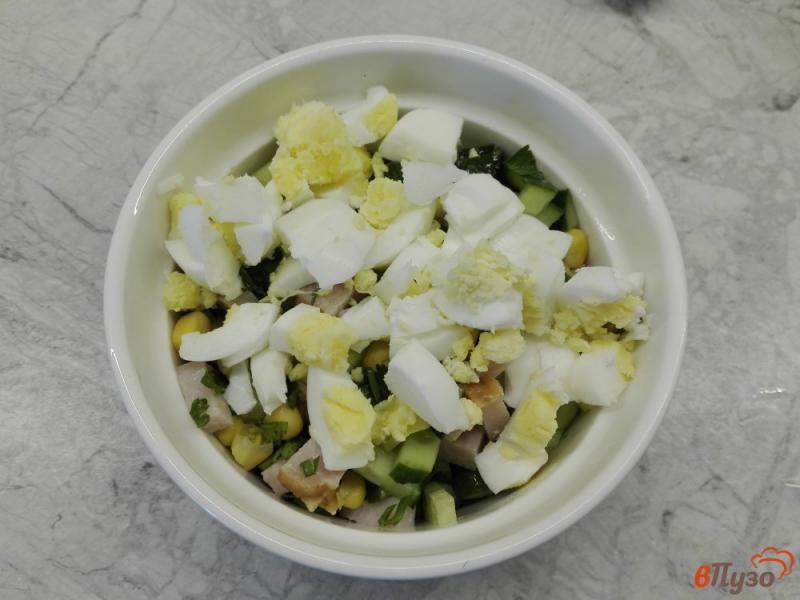 Фото приготовление рецепта: Овощной салат с копченым мясом шаг №5