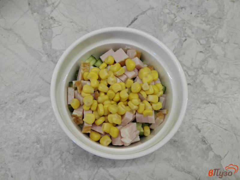 Фото приготовление рецепта: Овощной салат с копченым мясом шаг №3