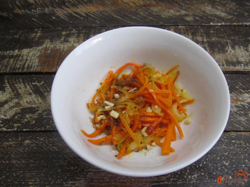 Фото приготовление рецепта: Морковный салат с огурцами шаг №3