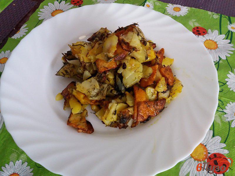 Фото приготовление рецепта: Жареный картофель с хрустящей корочкой и укропом шаг №7
