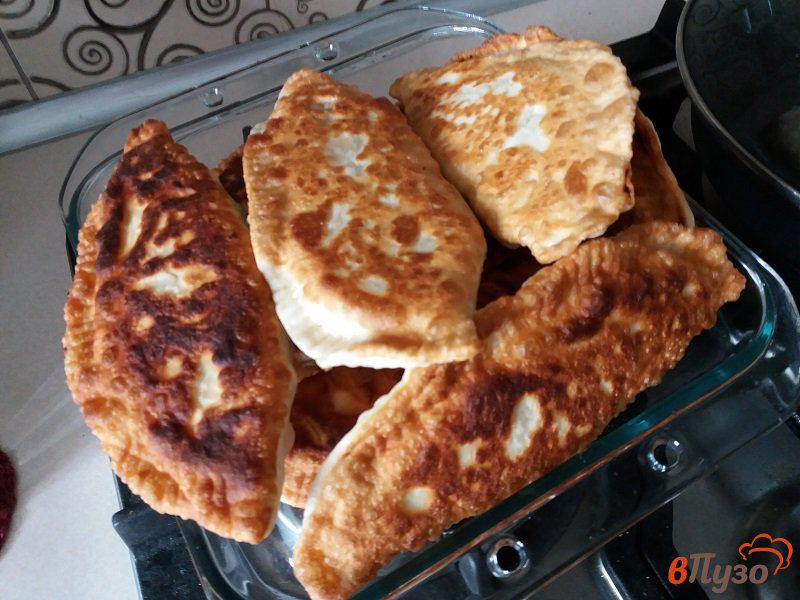 Фото приготовление рецепта: Крымские чебуреки шаг №15