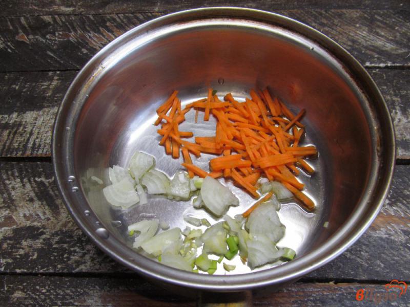 Фото приготовление рецепта: Рисовая каша с овощами и чечевицей шаг №1