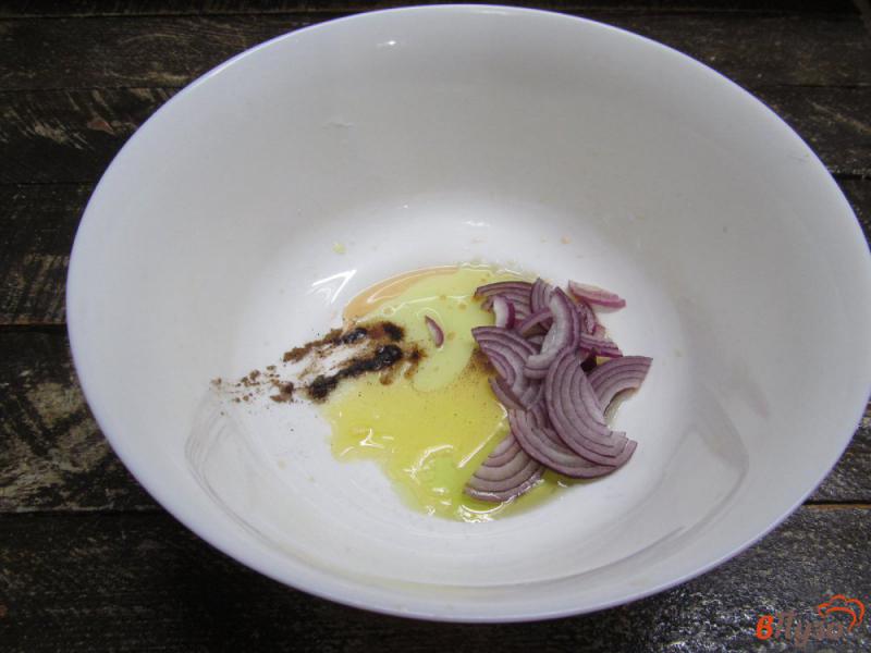 Фото приготовление рецепта: Салат из зелени с яблоком шаг №1