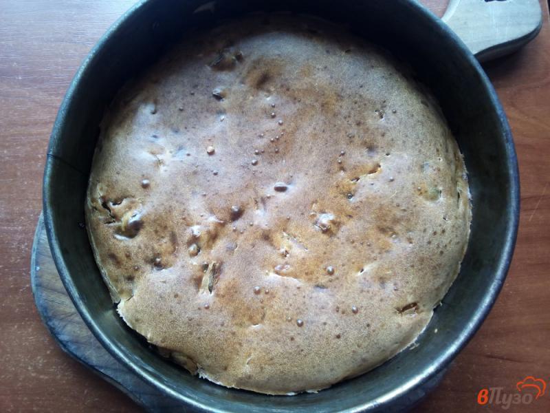 Фото приготовление рецепта: Заливной пирог с капустой и грибами шаг №12