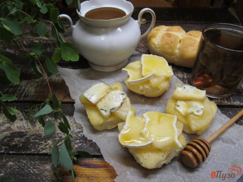 Фото приготовление рецепта: Тосты с ананасом под сыром шаг №8