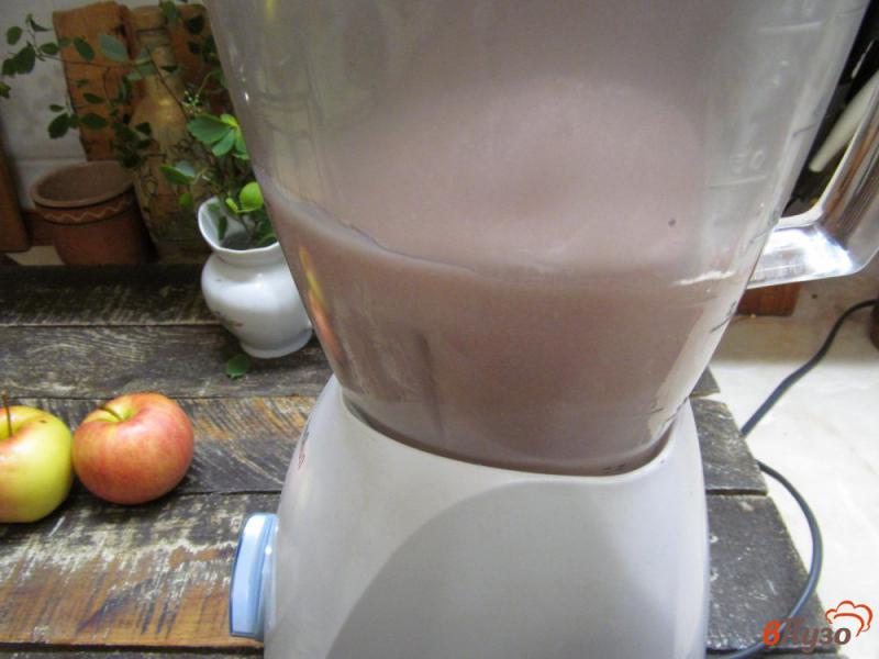 Фото приготовление рецепта: Яблочно-смородиновый мусс на манной крупе шаг №8