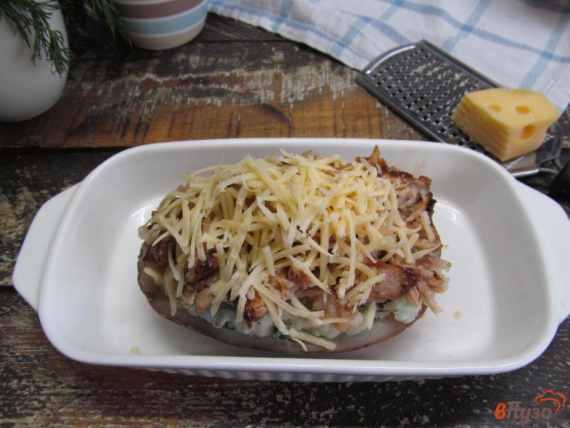 Фото приготовление рецепта: Запеченный картофель с начинкой из свиных ребер шаг №8