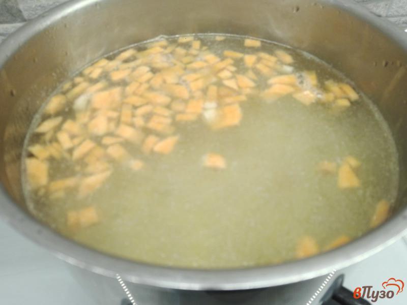 Фото приготовление рецепта: Финский суп лохикейтто шаг №3