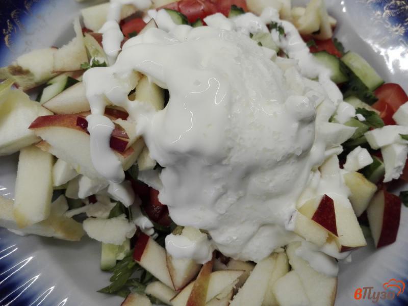 Фото приготовление рецепта: Овощной салат с сыром моцарелла шаг №6