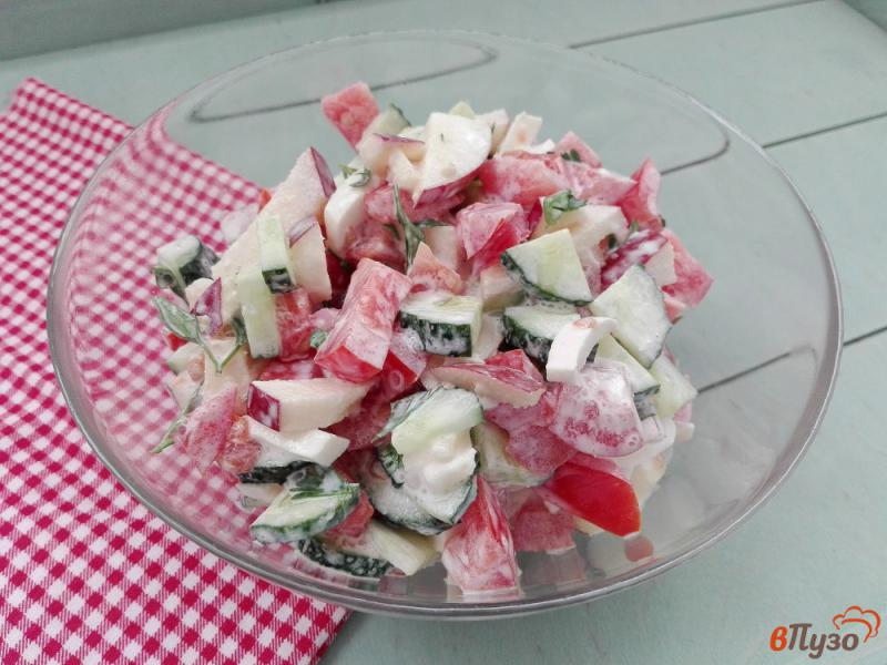 Фото приготовление рецепта: Овощной салат с сыром моцарелла шаг №7