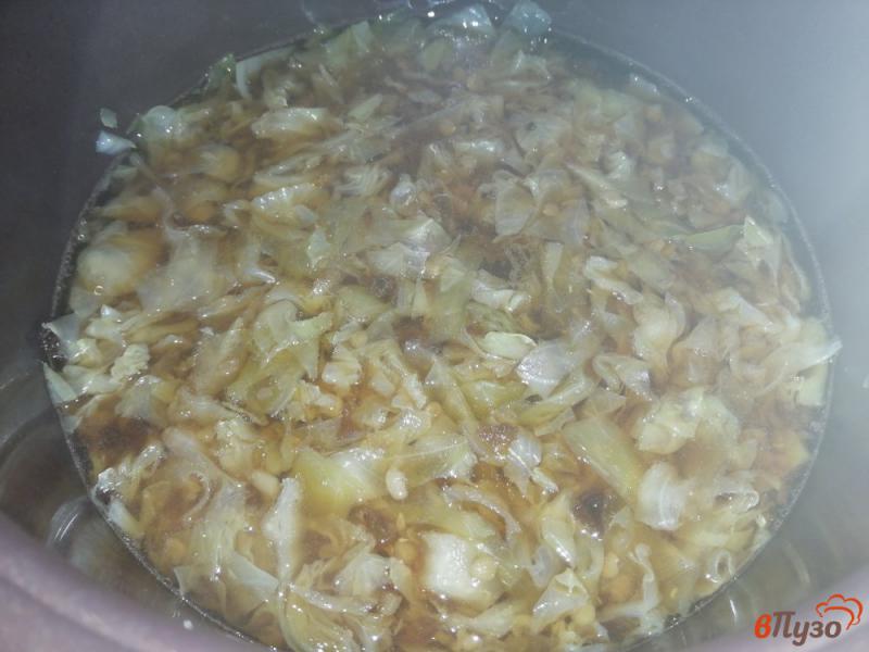Фото приготовление рецепта: Суп из капусты с чечевицей шаг №7