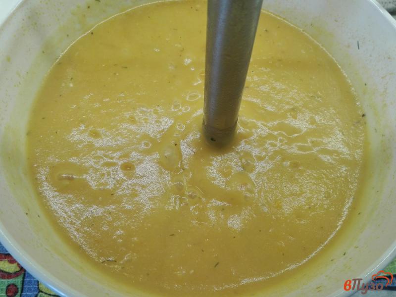 Фото приготовление рецепта: Томатный крем-суп шаг №7