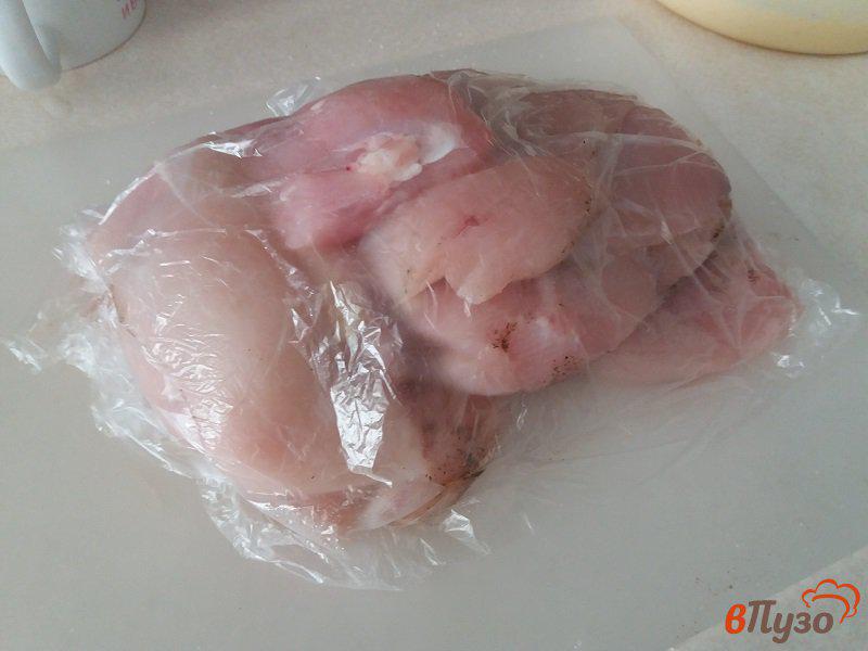Фото приготовление рецепта: Куриные отбивные в кляре шаг №4
