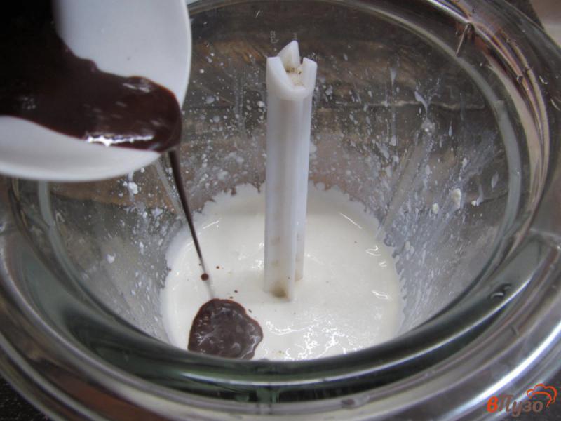 Фото приготовление рецепта: Шоколадно-творожный смузи шаг №6