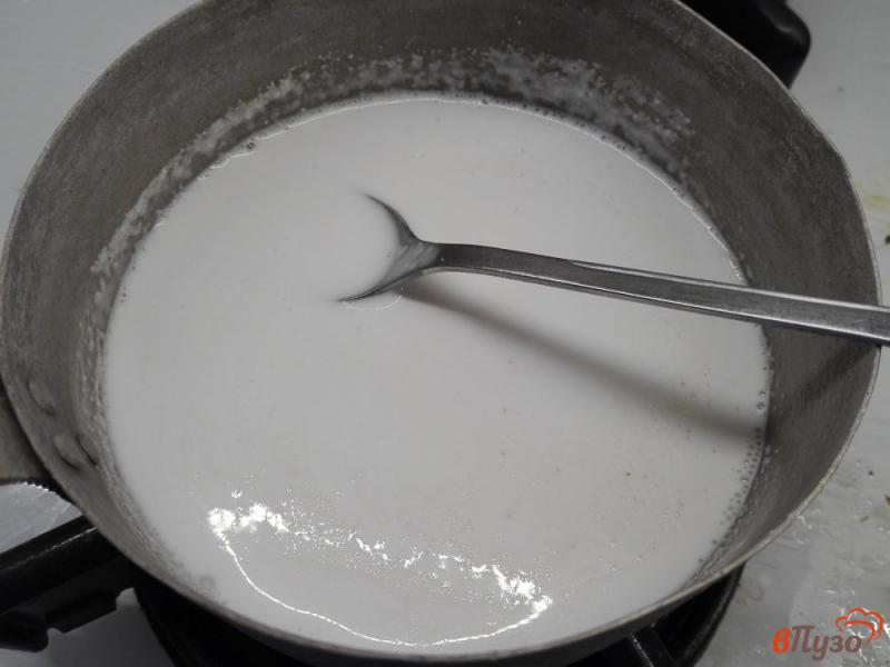 Фото приготовление рецепта: Манная каша на кокосовом молоке шаг №3