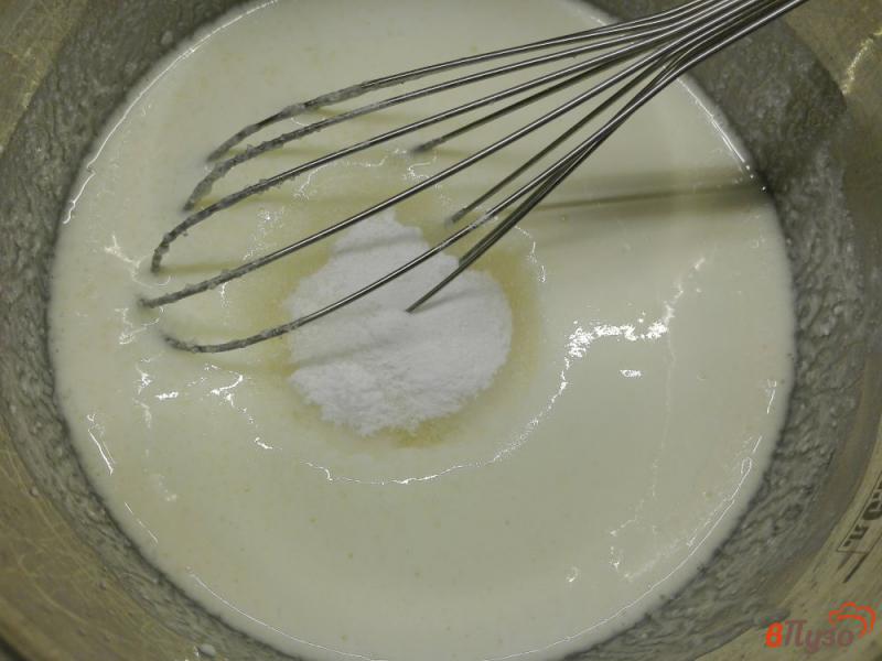 Фото приготовление рецепта: Блинчики на кислом молоке шаг №2